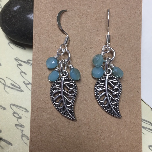 Antique silver leaf aqua cluster earrings - Picture 3 of 5